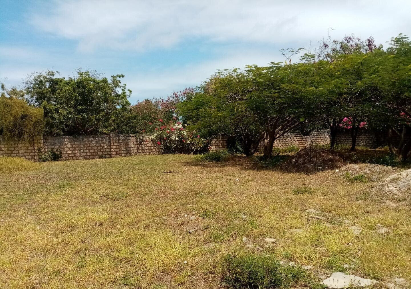 Half Acre Plot Near Marine Park
