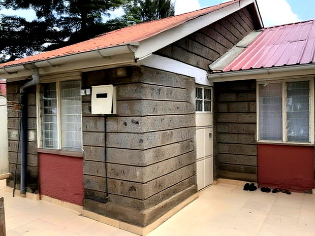 3bdrm Bungalow in Komarock for sale