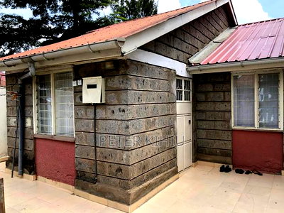 3bdrm Bungalow in Komarock for sale - Image 2