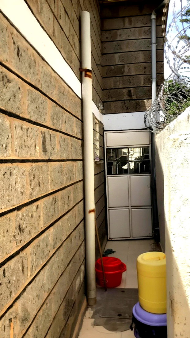 3bdrm Bungalow in Komarock for sale