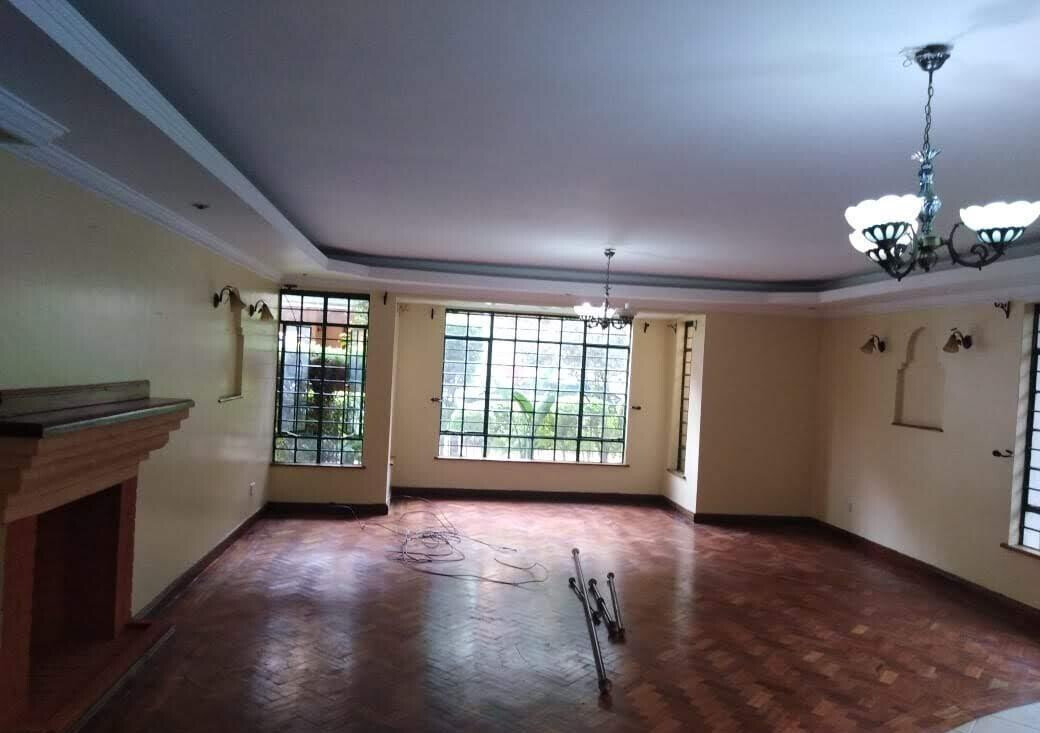 5-Ensuite Townhouse with Mahogany Floors & Pool - Lavington