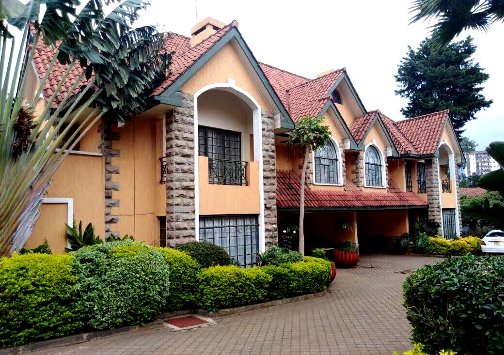 5-Ensuite Townhouse with Mahogany Floors & Pool - Lavington