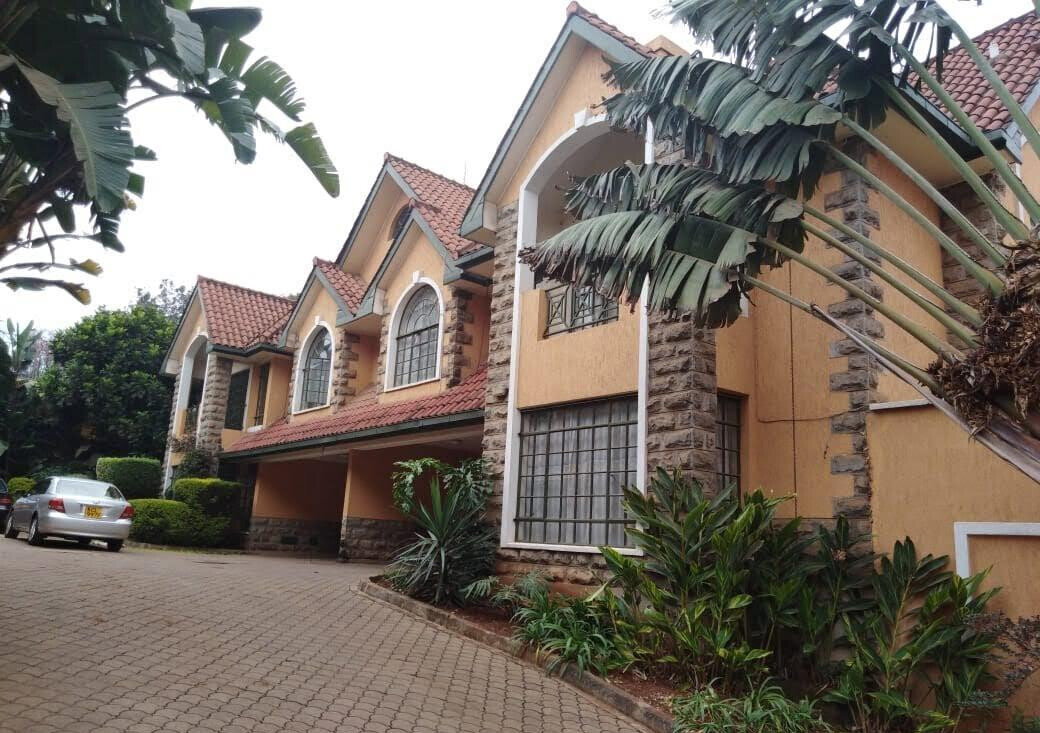 5-Ensuite Townhouse with Mahogany Floors & Pool - Lavington