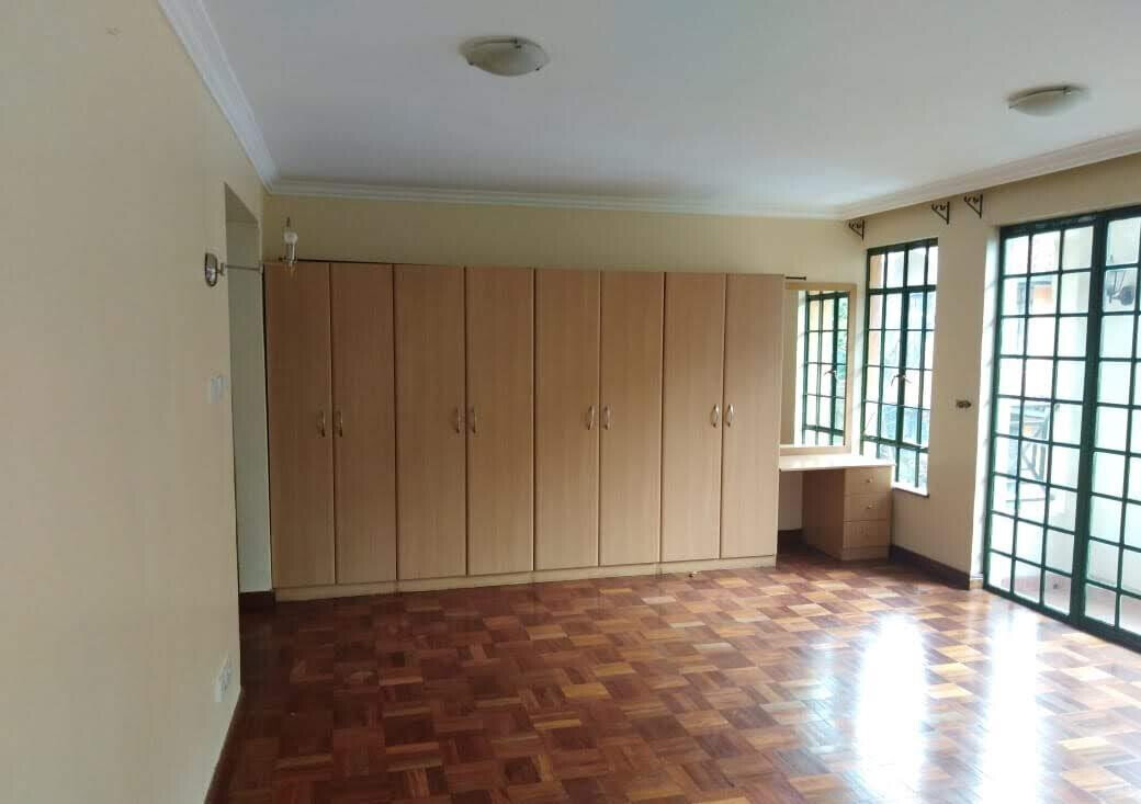 5-Ensuite Townhouse with Mahogany Floors & Pool - Lavington