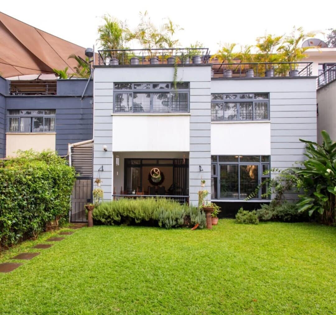5-Ensuite Townhouse with DSQ & Gazebo - Spring Valley