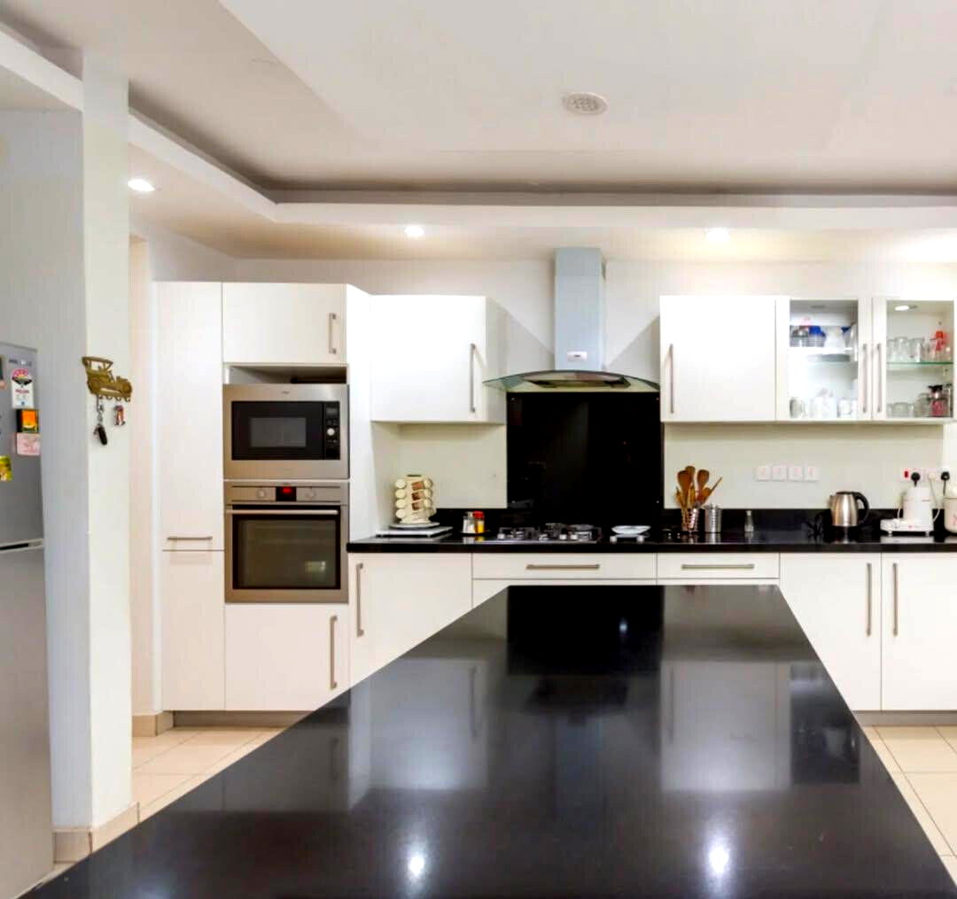 5-Ensuite Townhouse with DSQ & Gazebo - Spring Valley