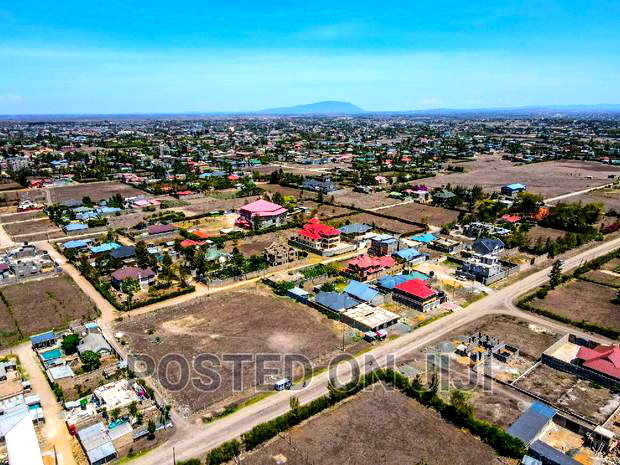Commercial Plots in Kamulu.