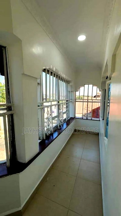 4bdrm House in Membley Estate for sale - Image 12