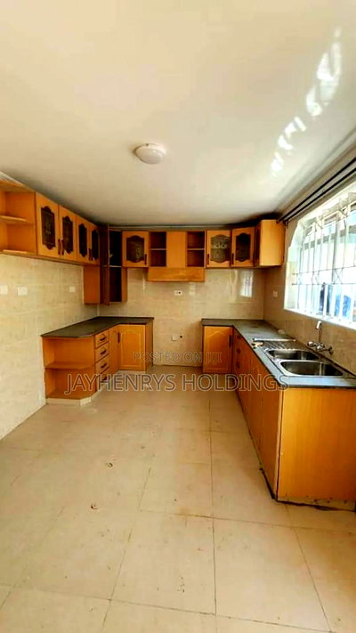 4bdrm House in Membley Estate for sale - Image 2