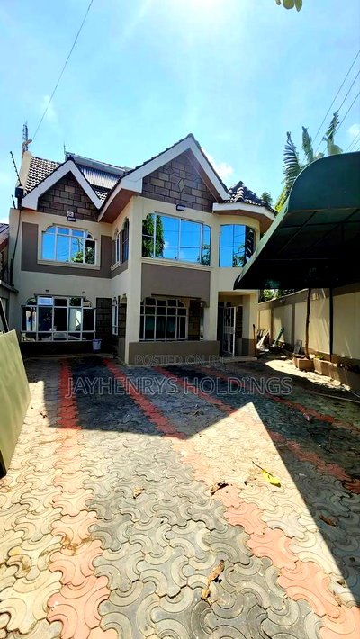 4bdrm House in Membley Estate for sale - Image 1