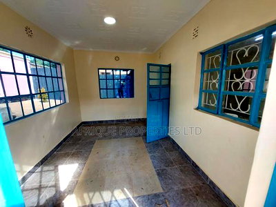 3bdrm Bungalow in Ikinu for rent - Image 4