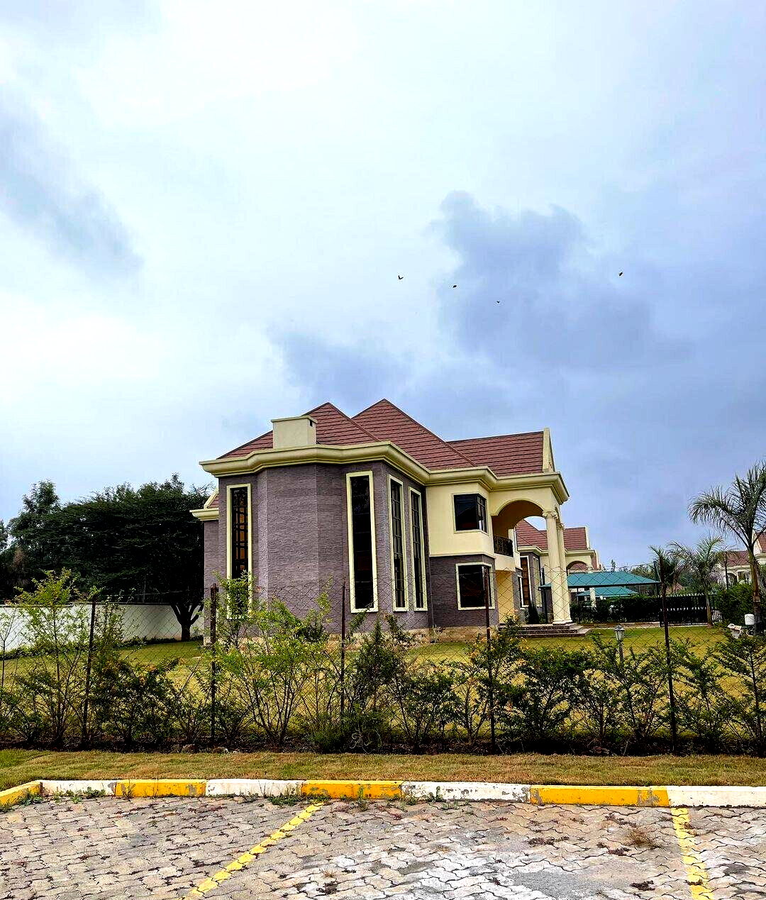 5-Ensuite Villa with Jacuzzi & German Kitchen – Karen Gated Community