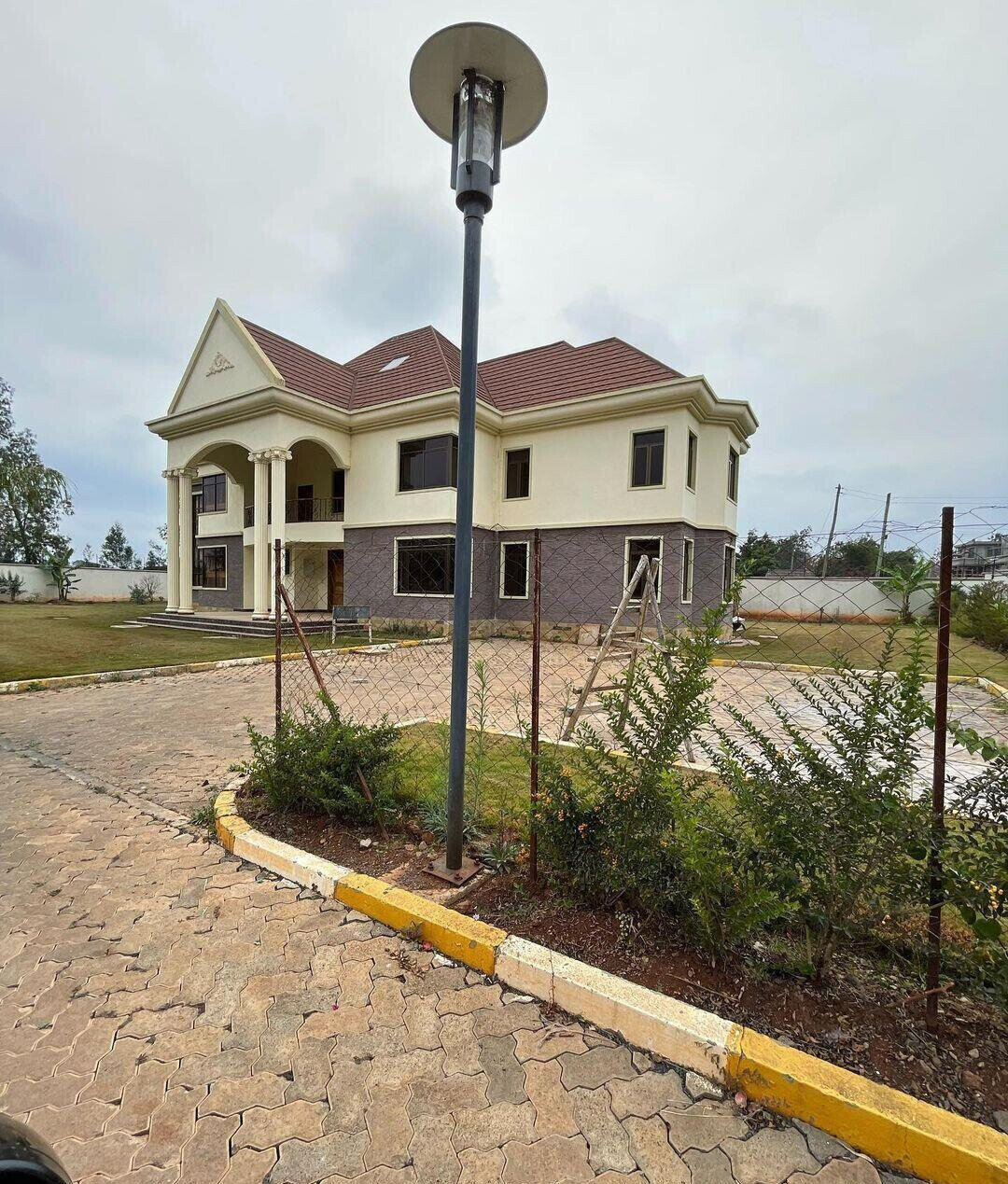5-Ensuite Villa with Jacuzzi & German Kitchen – Karen Gated Community