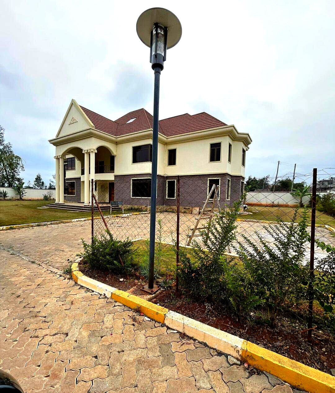 5-Ensuite Villa with Jacuzzi & German Kitchen – Karen Gated Community