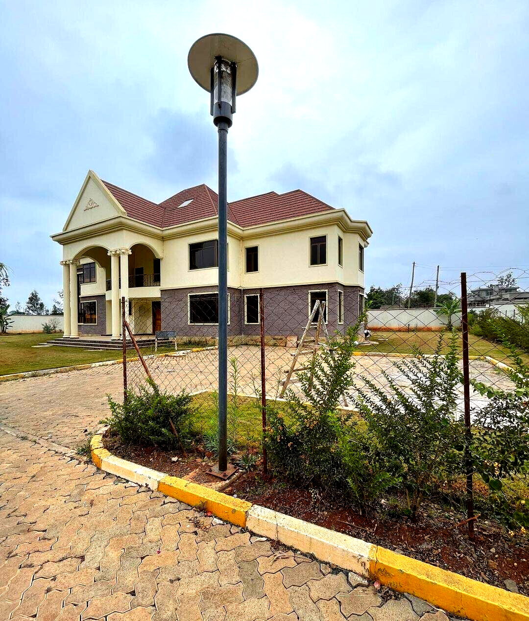 5-Ensuite Villa with Jacuzzi & German Kitchen – Karen Gated Community