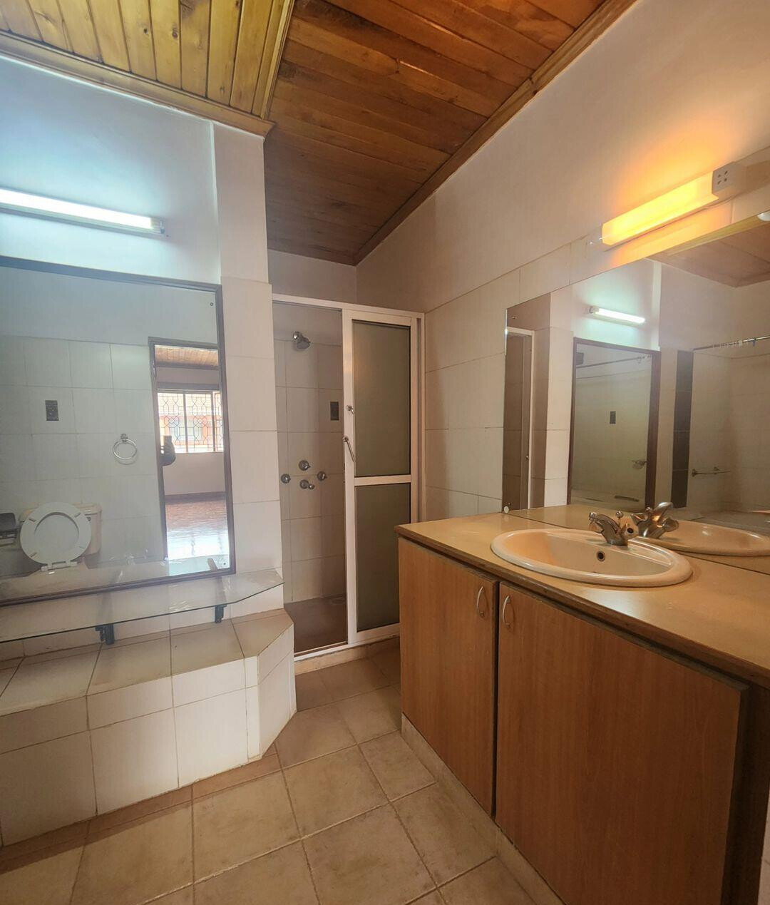 5-Ensuite Townhouse with Pool & DSQ in Lavington Gated Estate