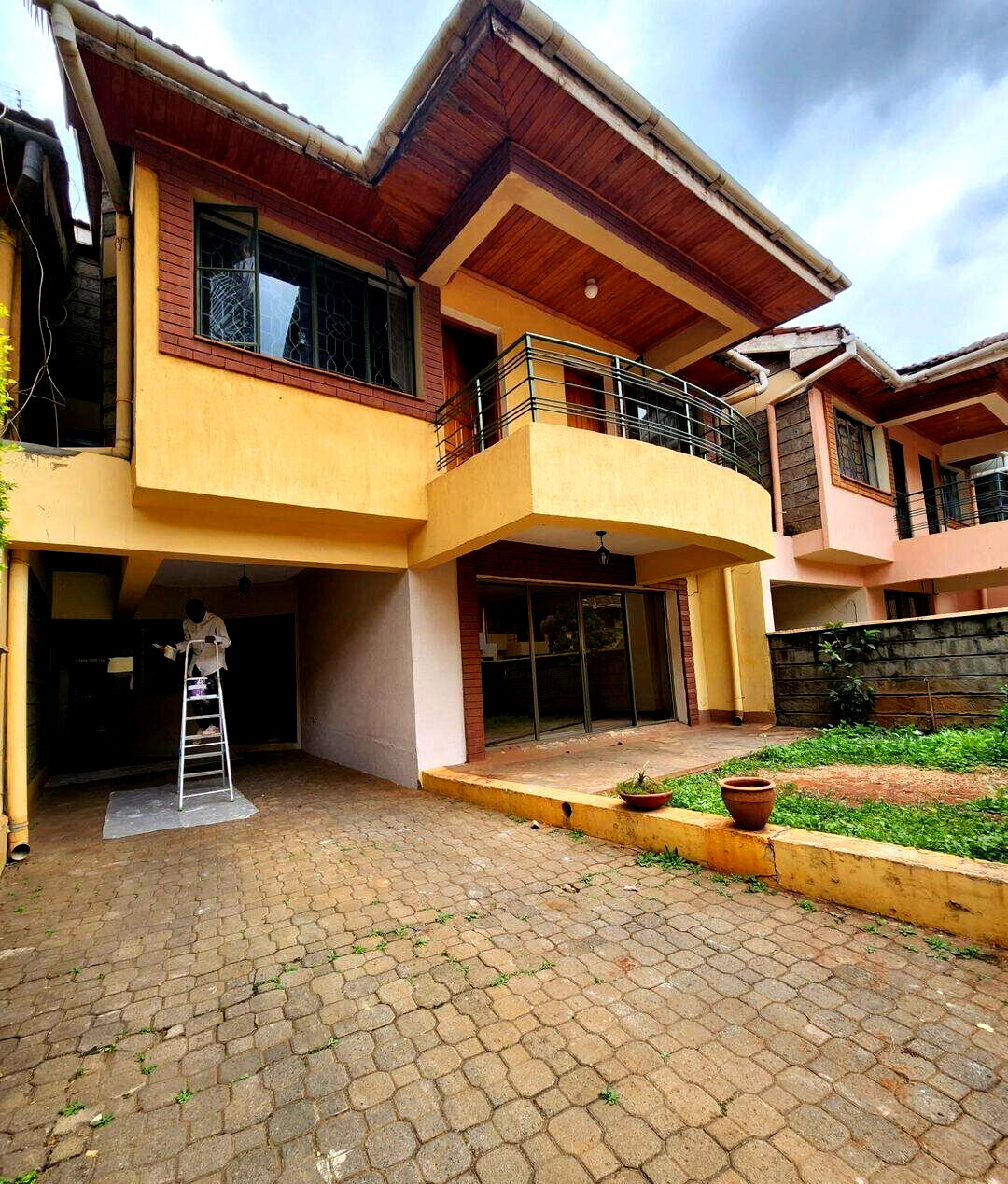 5-Ensuite Townhouse with Pool & DSQ in Lavington Gated Estate