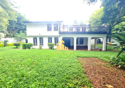 Half Acre 4BR House with Garden