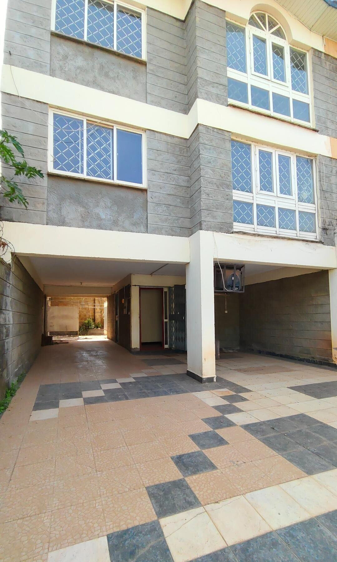 4BR Townhouse with DSQ & Private Backyard - Five Star South C