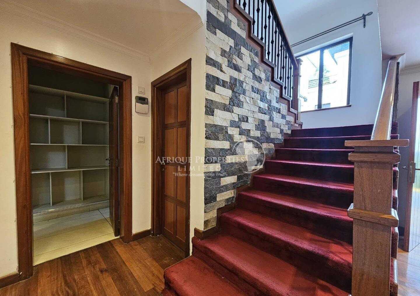 4BR Townhouse with Private Garden & Backup Systems - Kileleshwa