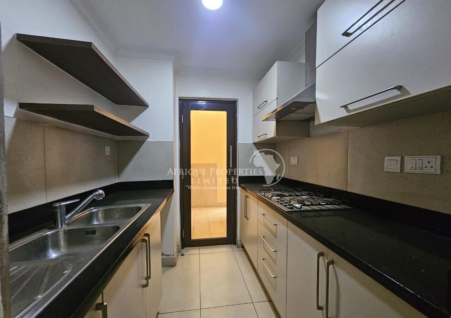 4BR Townhouse with Private Garden & Backup Systems - Kileleshwa