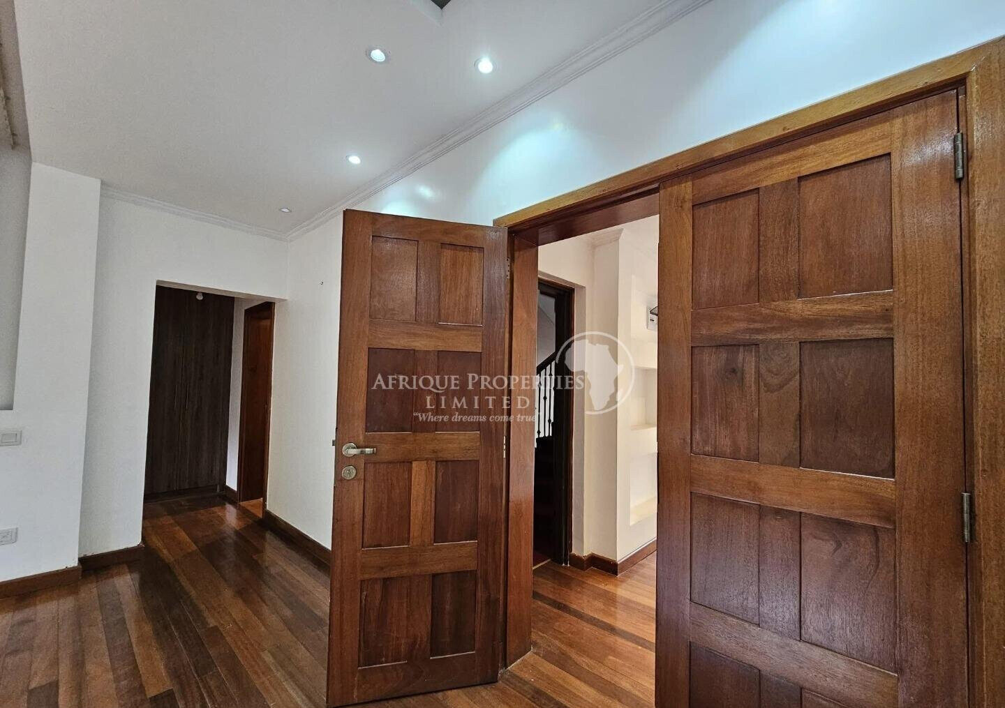 4BR Townhouse with Private Garden & Backup Systems - Kileleshwa