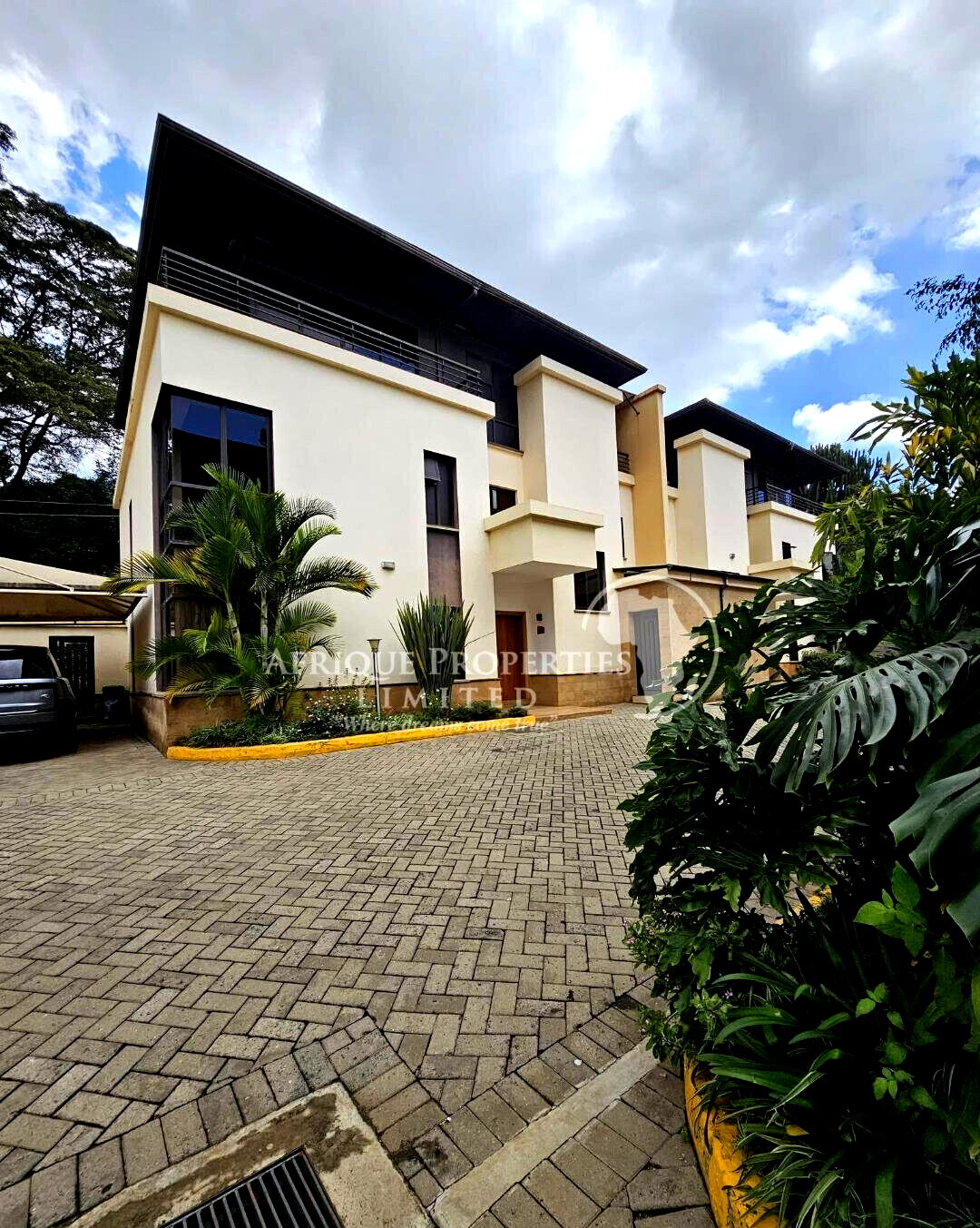 4BR Townhouse with Private Garden & Backup Systems - Kileleshwa