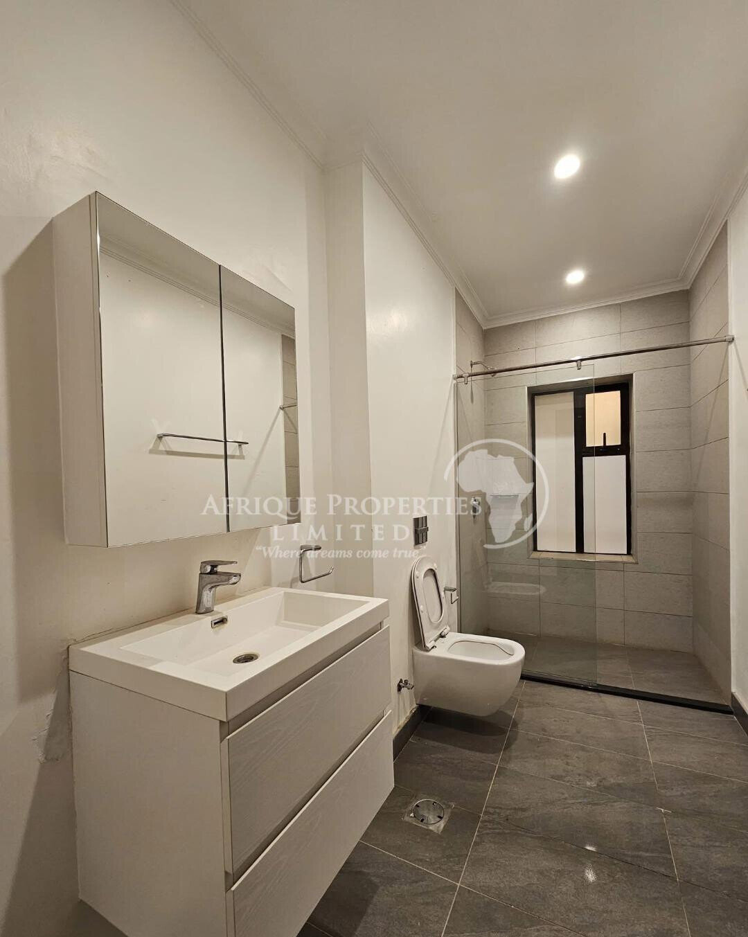 4BR Townhouse with Private Garden & Backup Systems - Kileleshwa