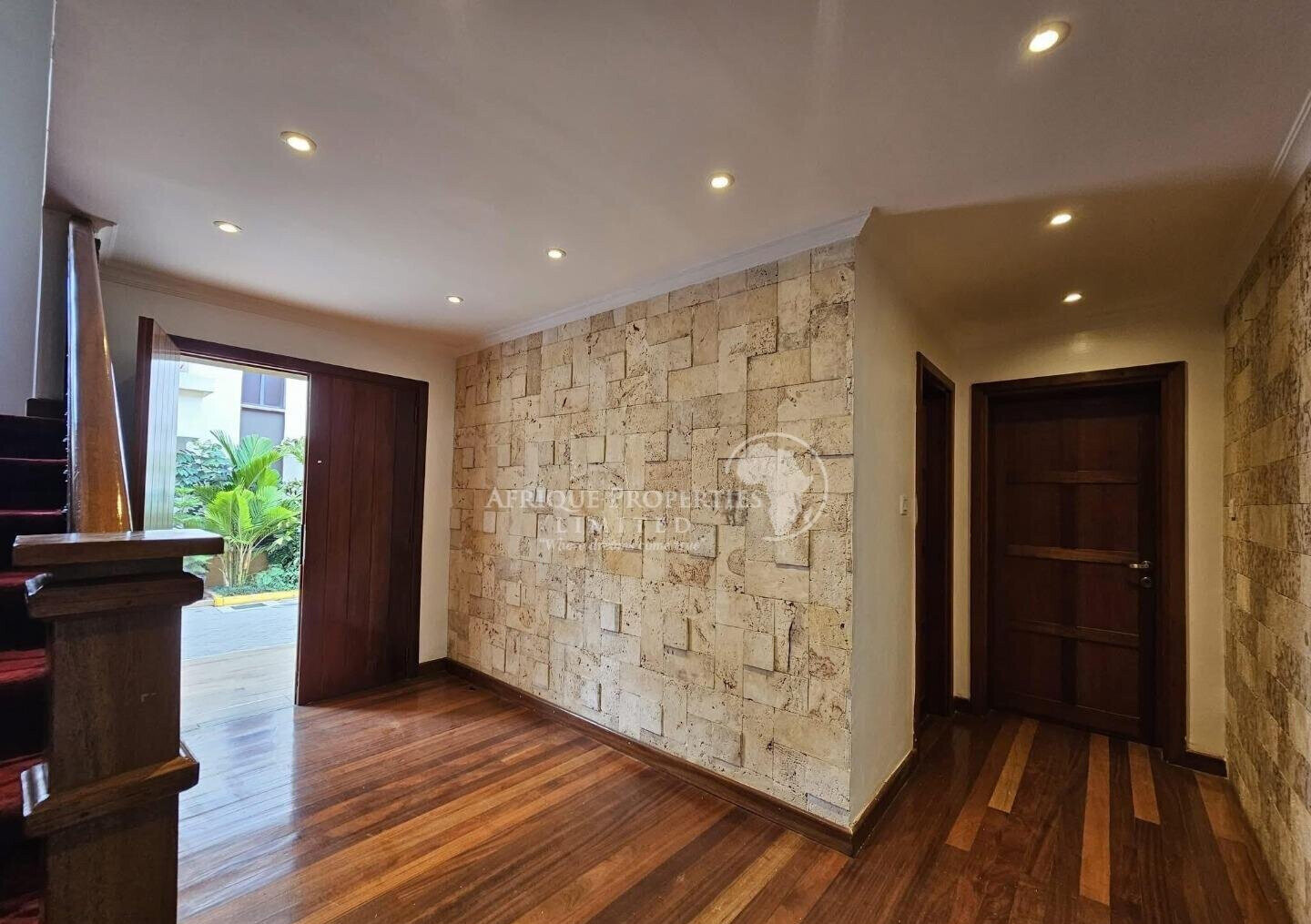 4BR Townhouse with Private Garden & Backup Systems - Kileleshwa