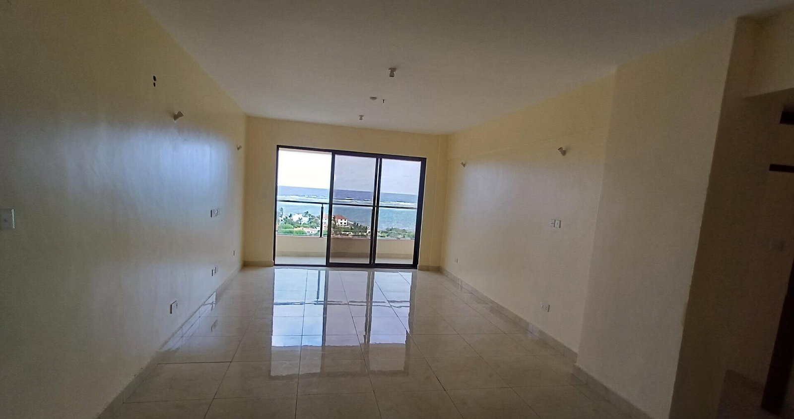 Sea View 3BR with DSQ, Gym & Pool Access - Nyali