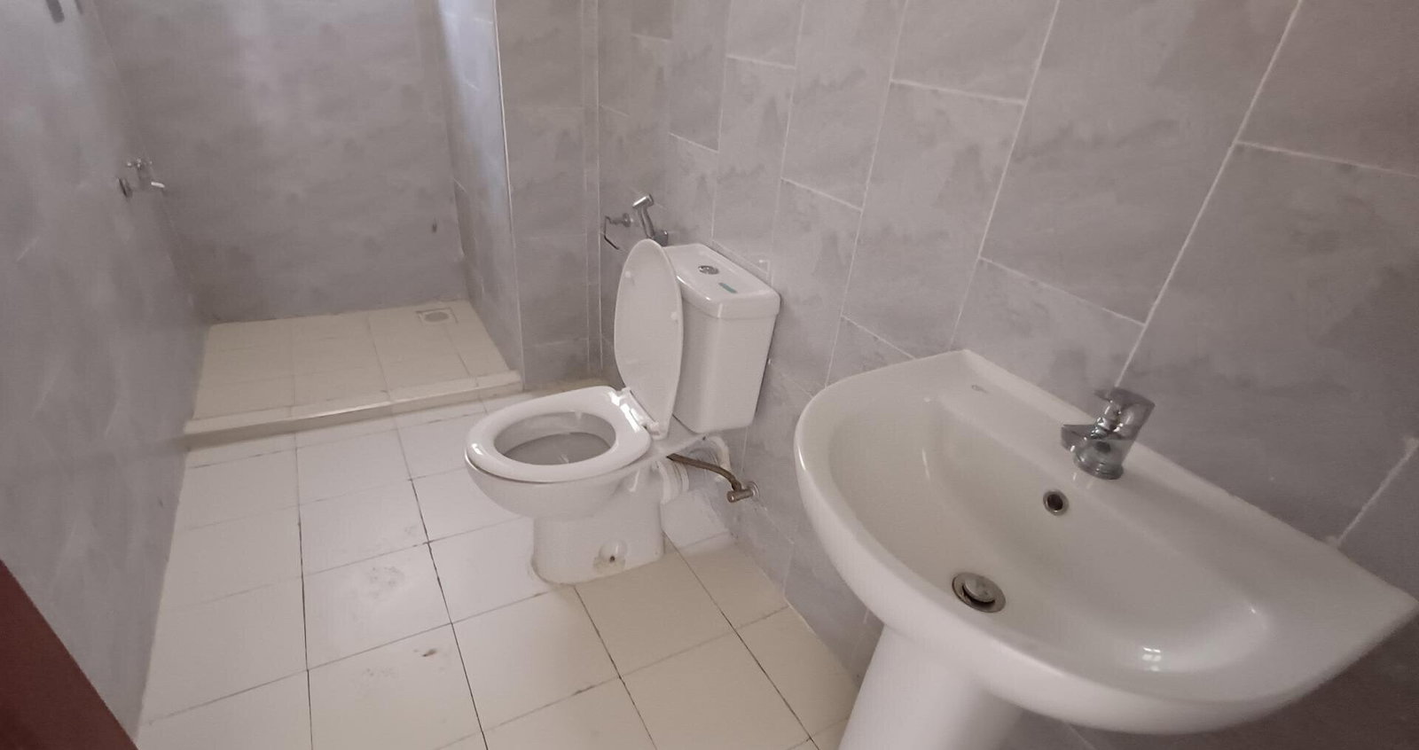 Sea View 3BR with DSQ, Gym & Pool Access - Nyali