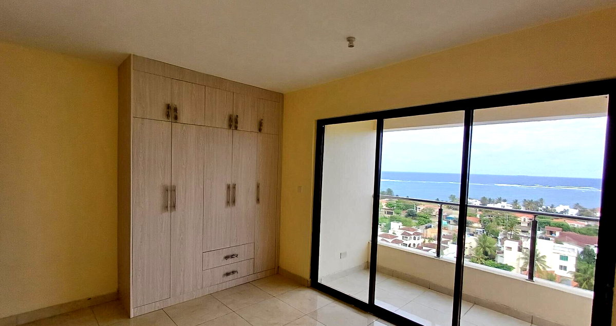 Sea View 3BR with DSQ, Gym & Pool Access - Nyali