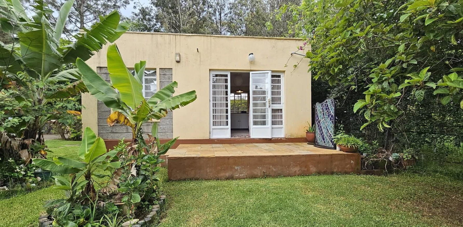 Cozy 1BR Cottage on 1/4 Acre