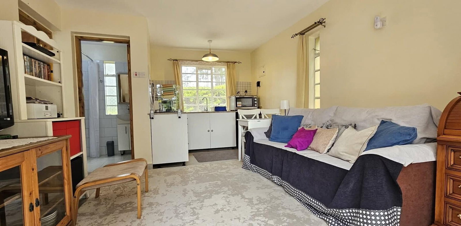 Cozy 1BR Cottage on 1/4 Acre
