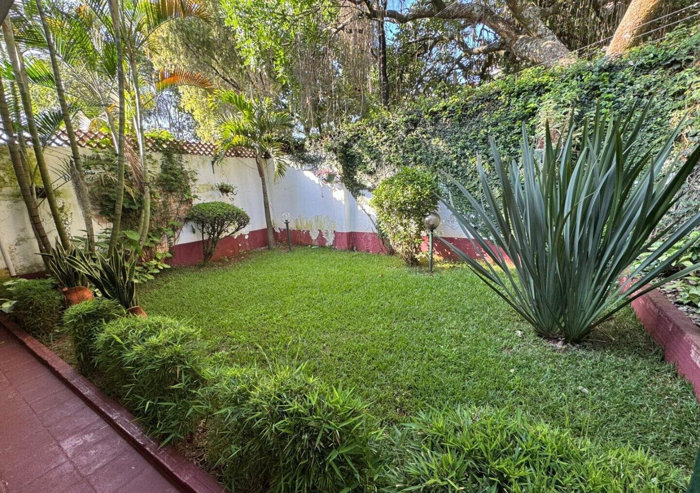 Newly Renovated 4BR Maisonette with Garden & DSQ - Kileleshwa