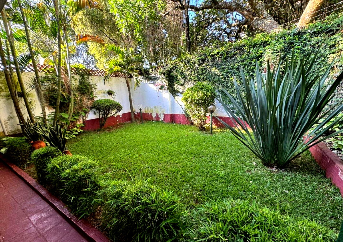 Newly Renovated 4BR Maisonette with Garden & DSQ - Kileleshwa