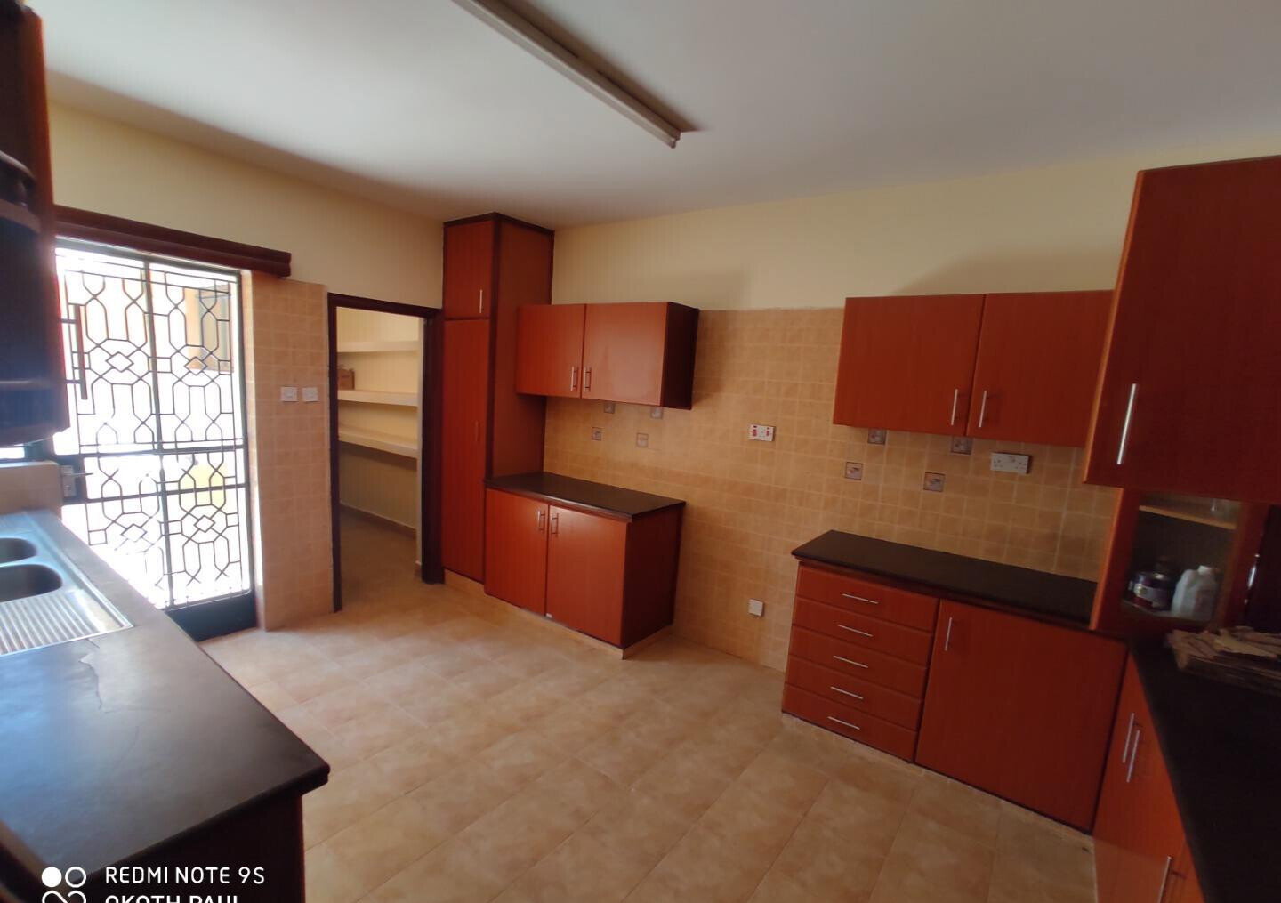 5-Ensuite Townhouse with Private Garden & Pool Access - Lavington