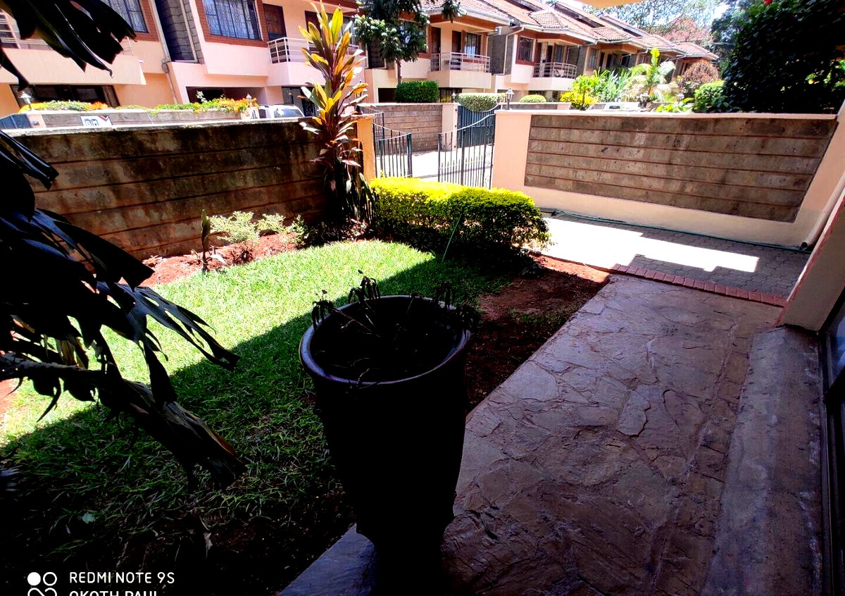 5-Ensuite Townhouse with Private Garden & Pool Access - Lavington