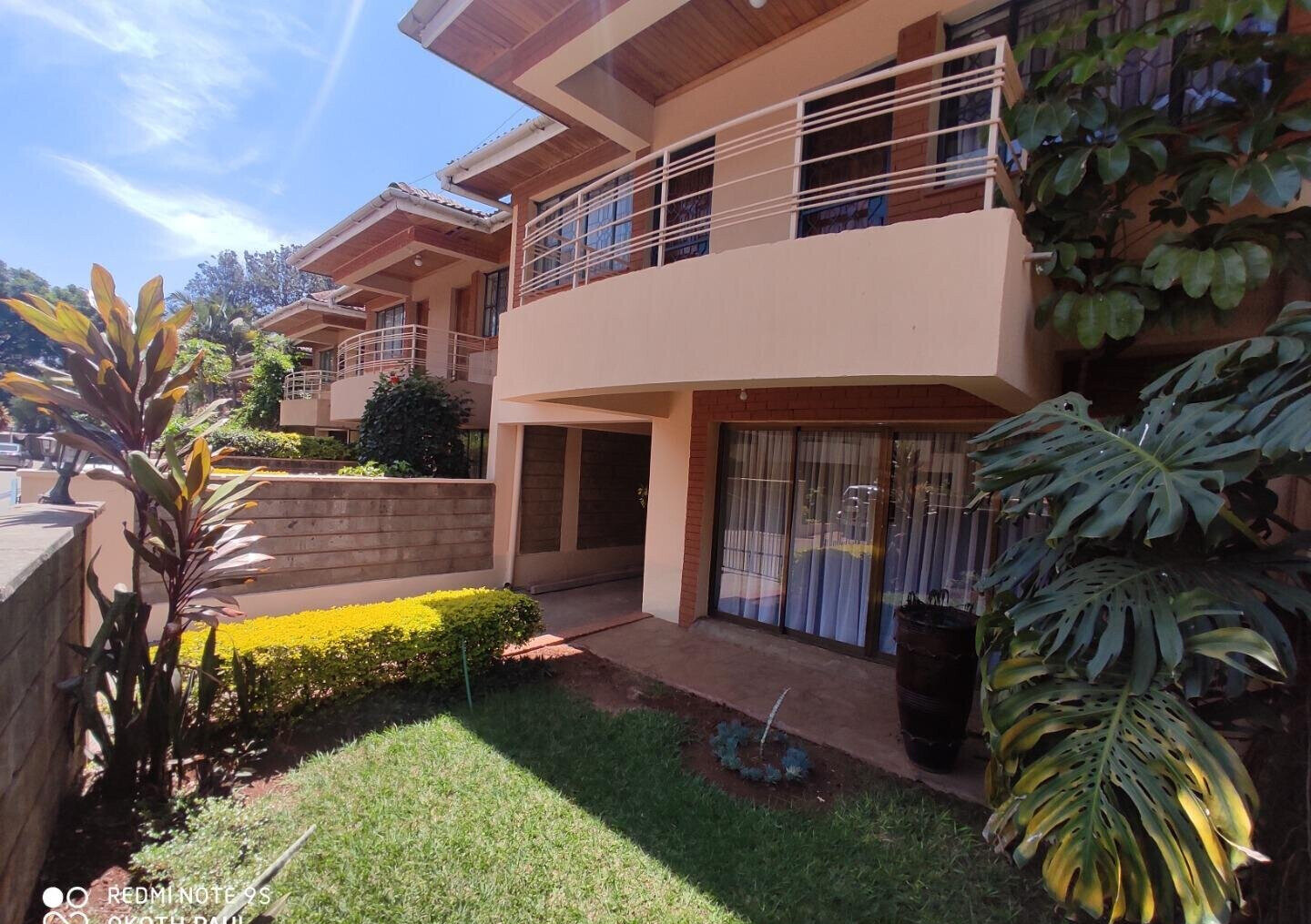 5-Ensuite Townhouse with Private Garden & Pool Access - Lavington