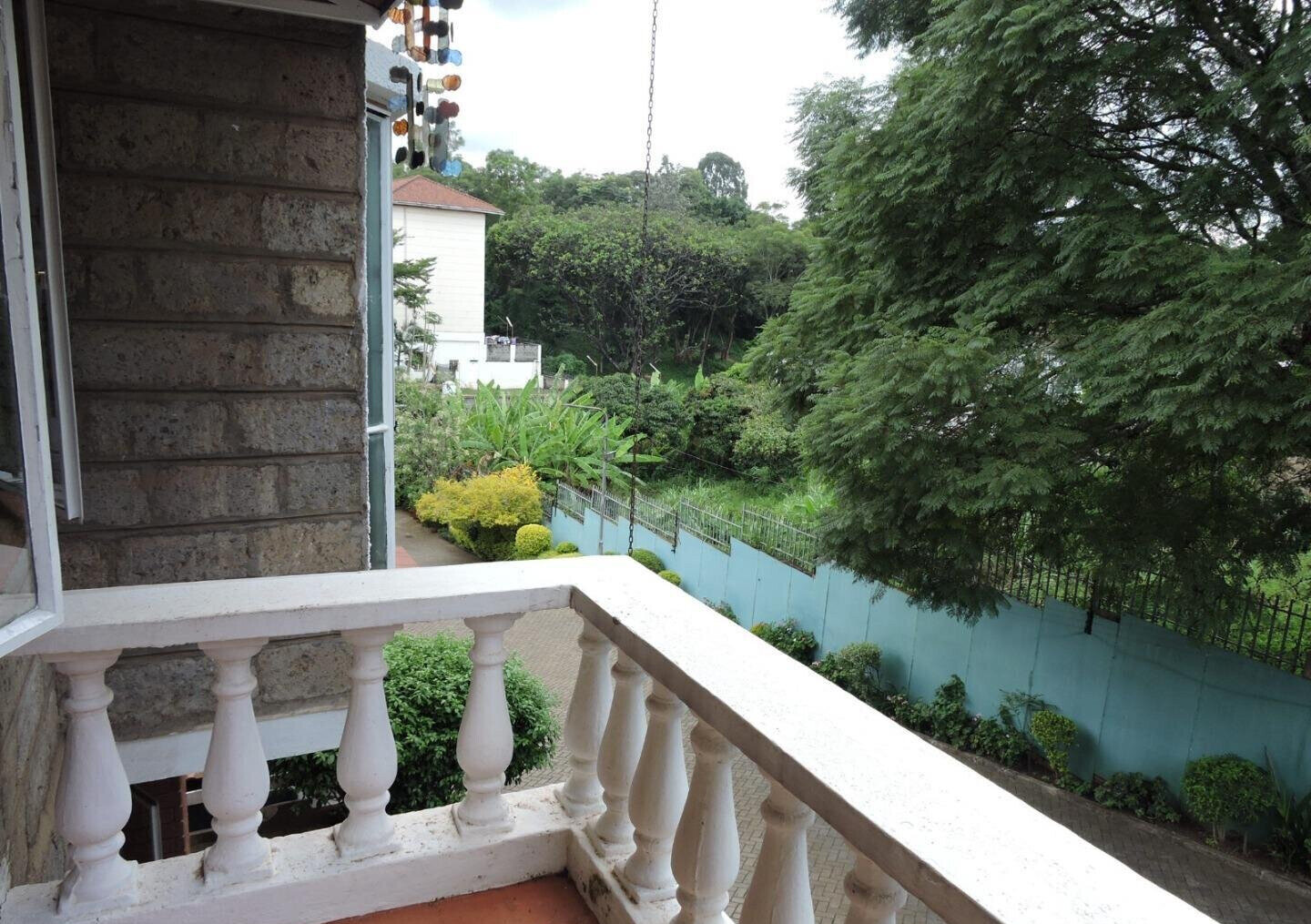 4BR Townhouse with DSQ on Shanzu Road - Spring Valley