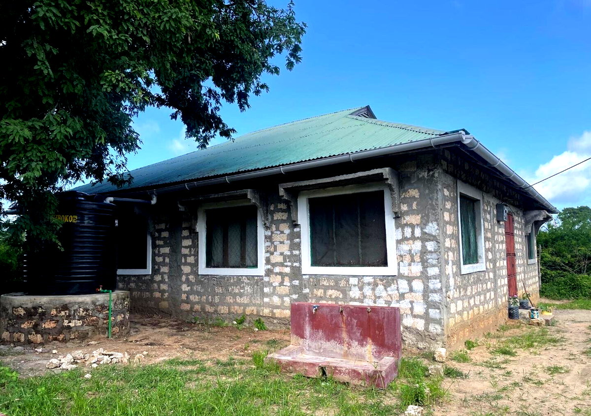 1-Acre Plot with Farmhouse at KSh 8M
