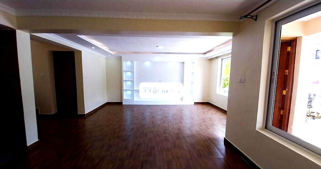 4BR Townhouse with 3 En-Suites & DSQ - Mwananchi Road, Syokimau