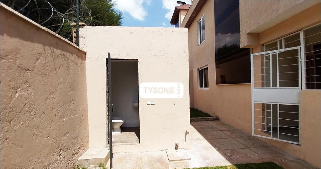 4BR Townhouse with 3 En-Suites & DSQ - Mwananchi Road, Syokimau