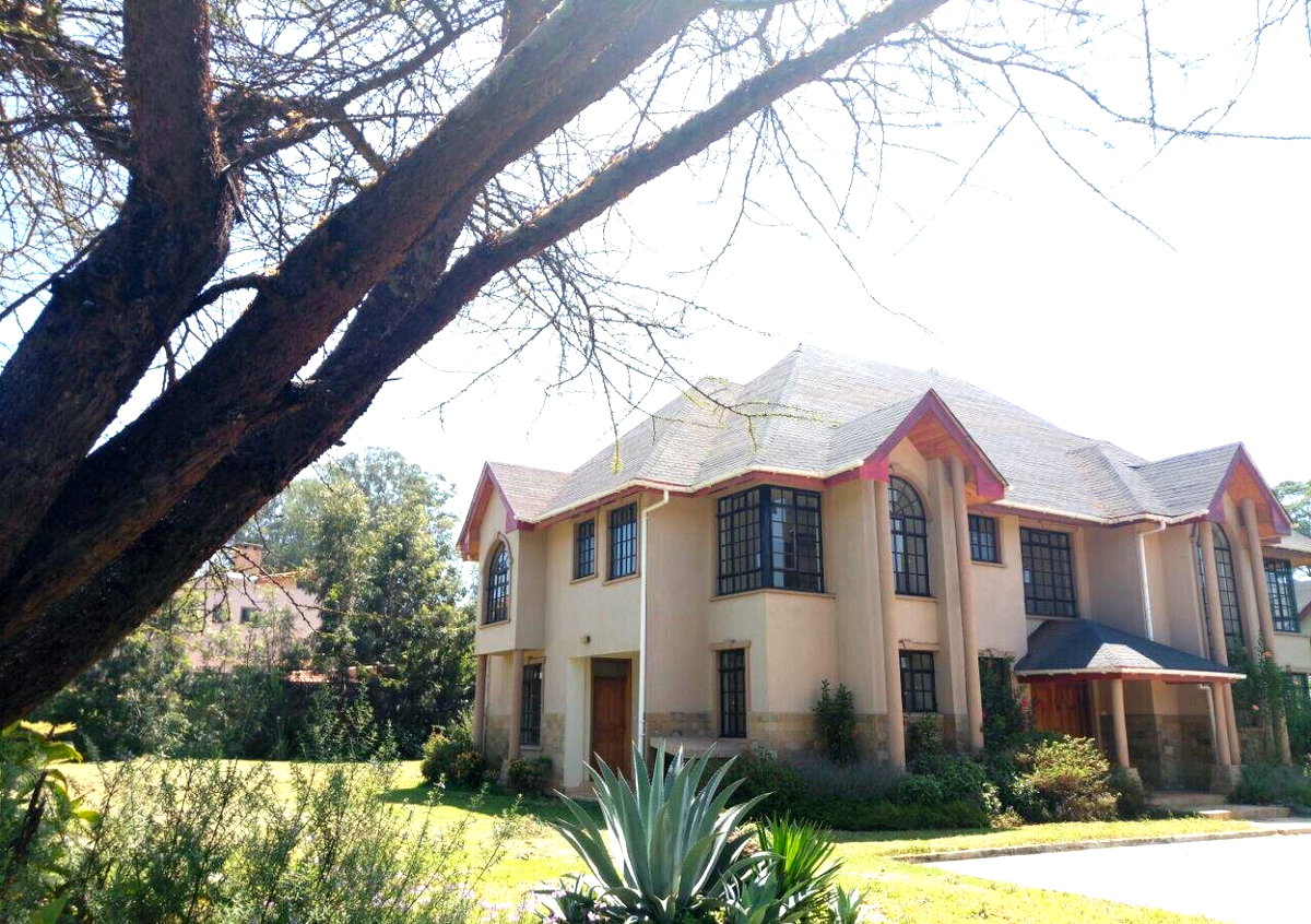 4-Ensuite Townhouse on Half-Acre with DSQ & Borehole – Karen