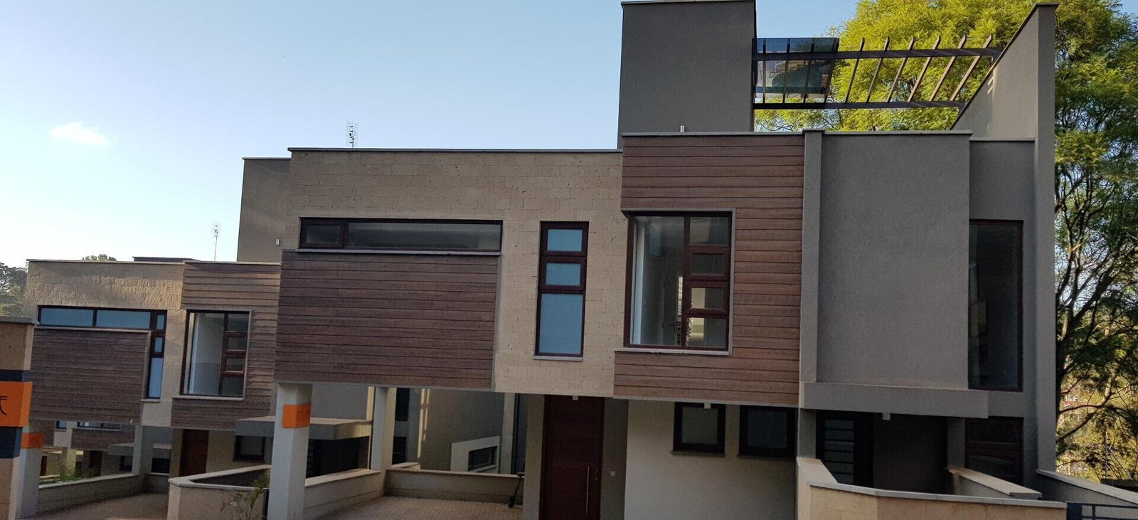 5-Ensuite Townhouse with Two Kitchens & Office - Lavington