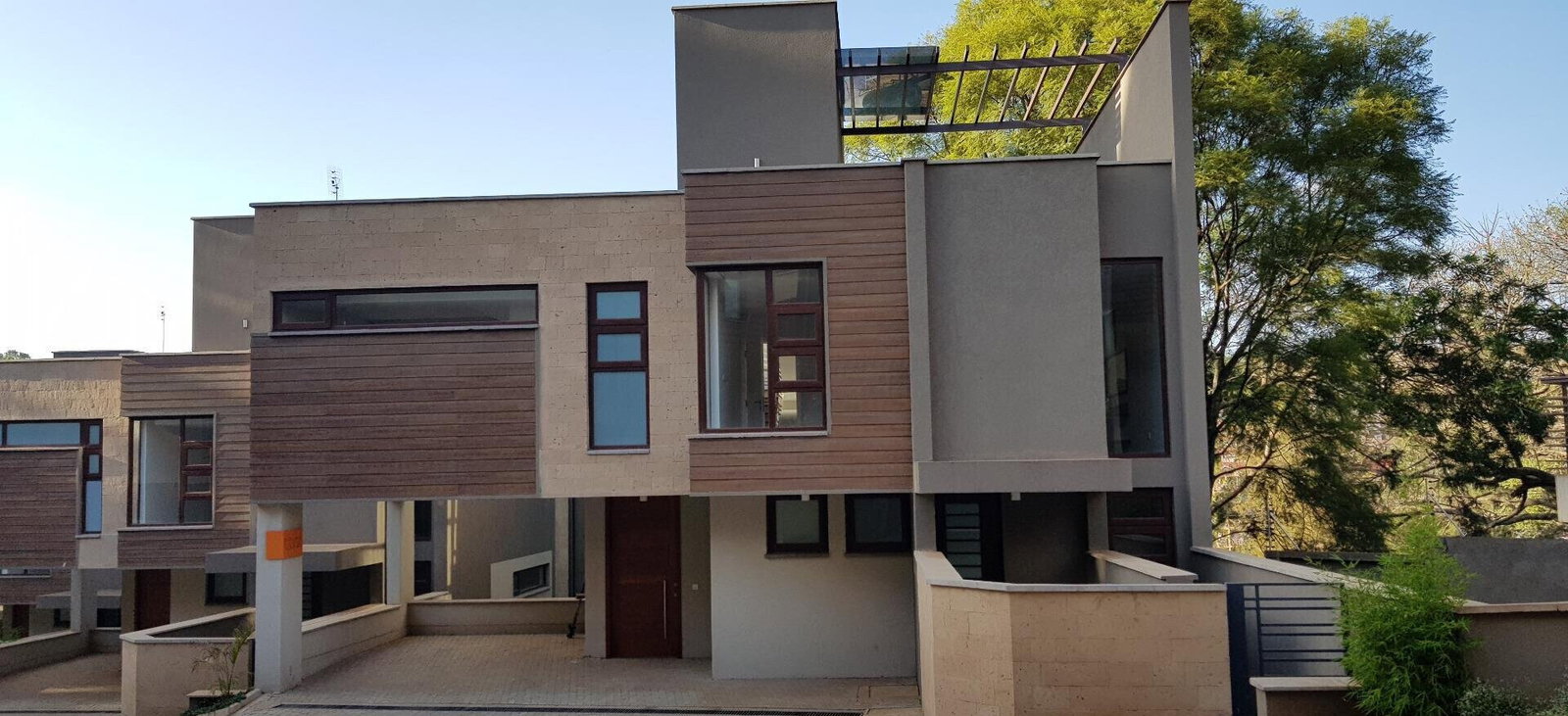 5-Ensuite Townhouse with Two Kitchens & Office - Lavington