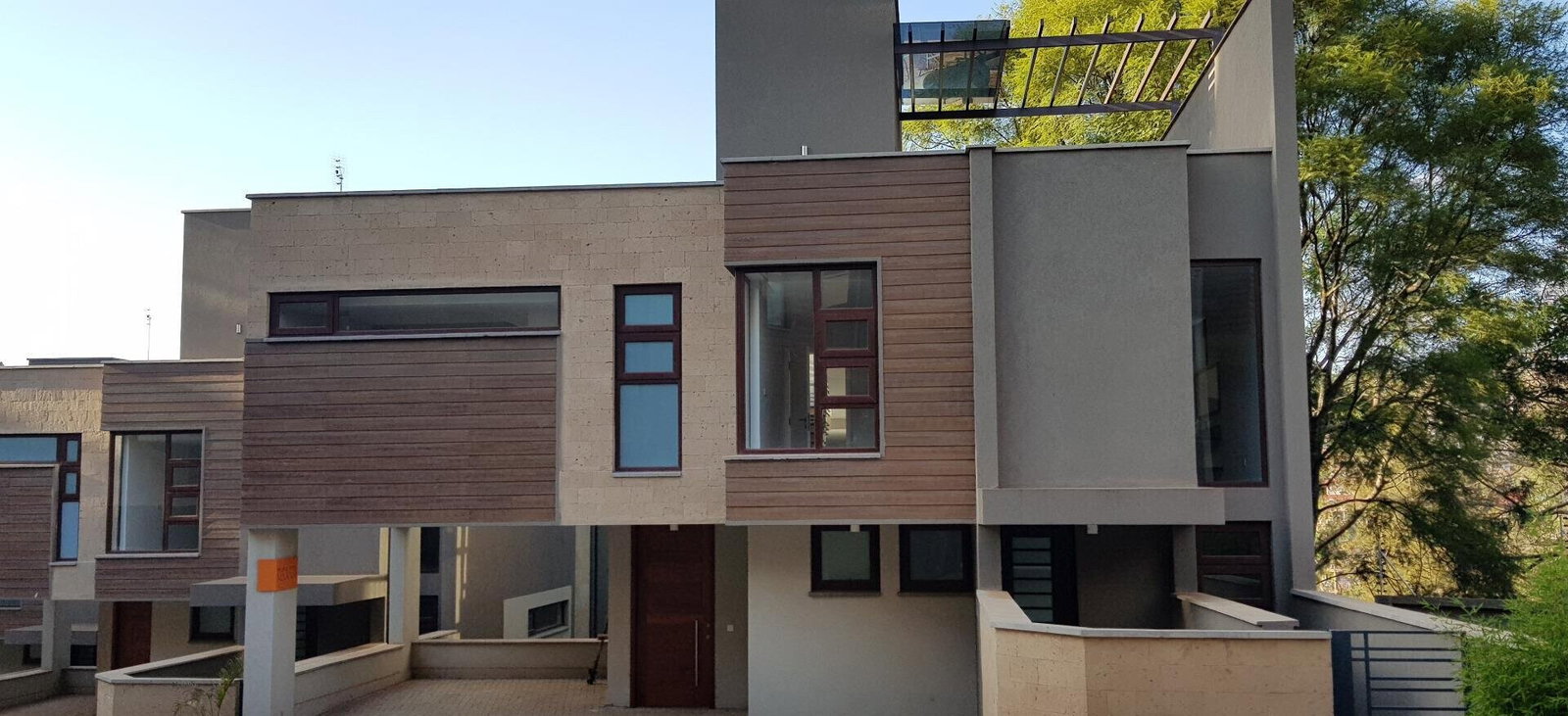 5-Ensuite Townhouse with Two Kitchens & Office - Lavington