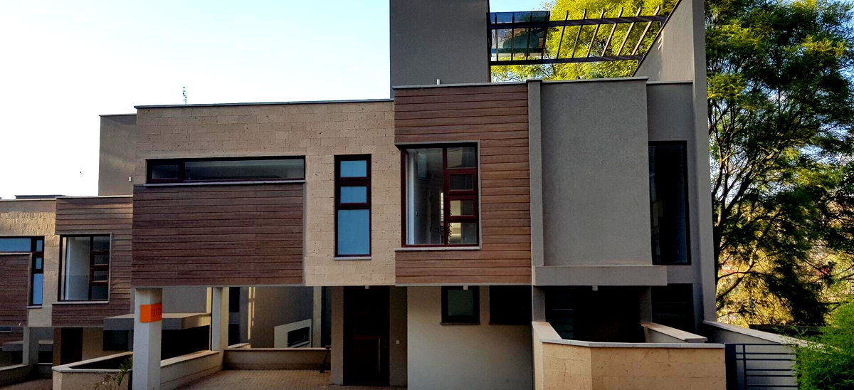 5-Ensuite Townhouse with Two Kitchens & Office - Lavington