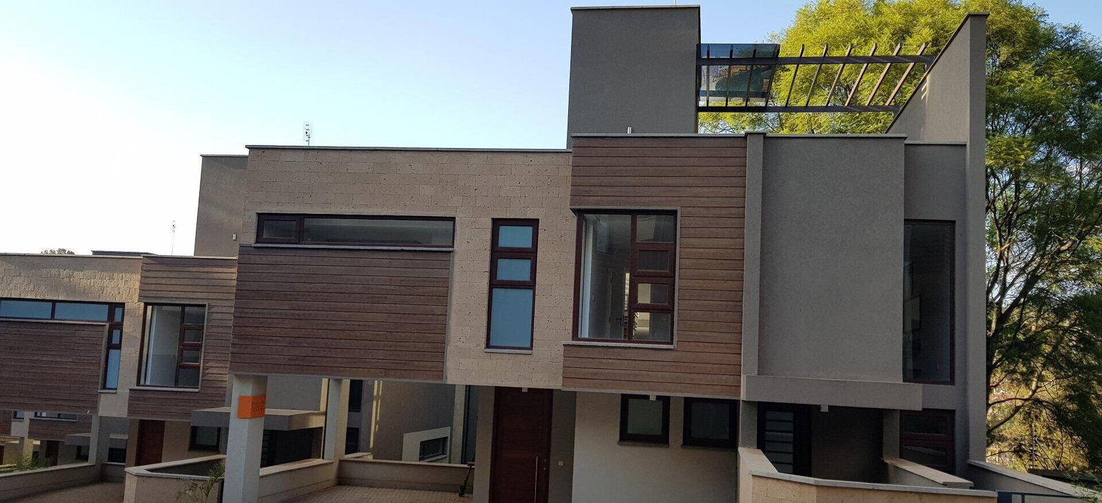 5-Ensuite Townhouse with Two Kitchens & Office - Lavington