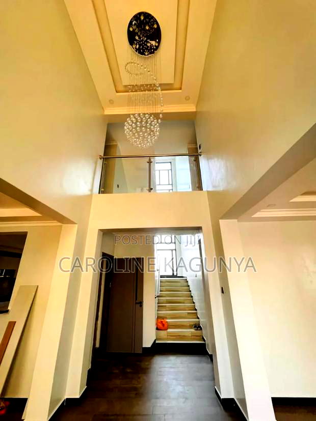 4bdrm Mansion in Mugutha, Kimbo for sale